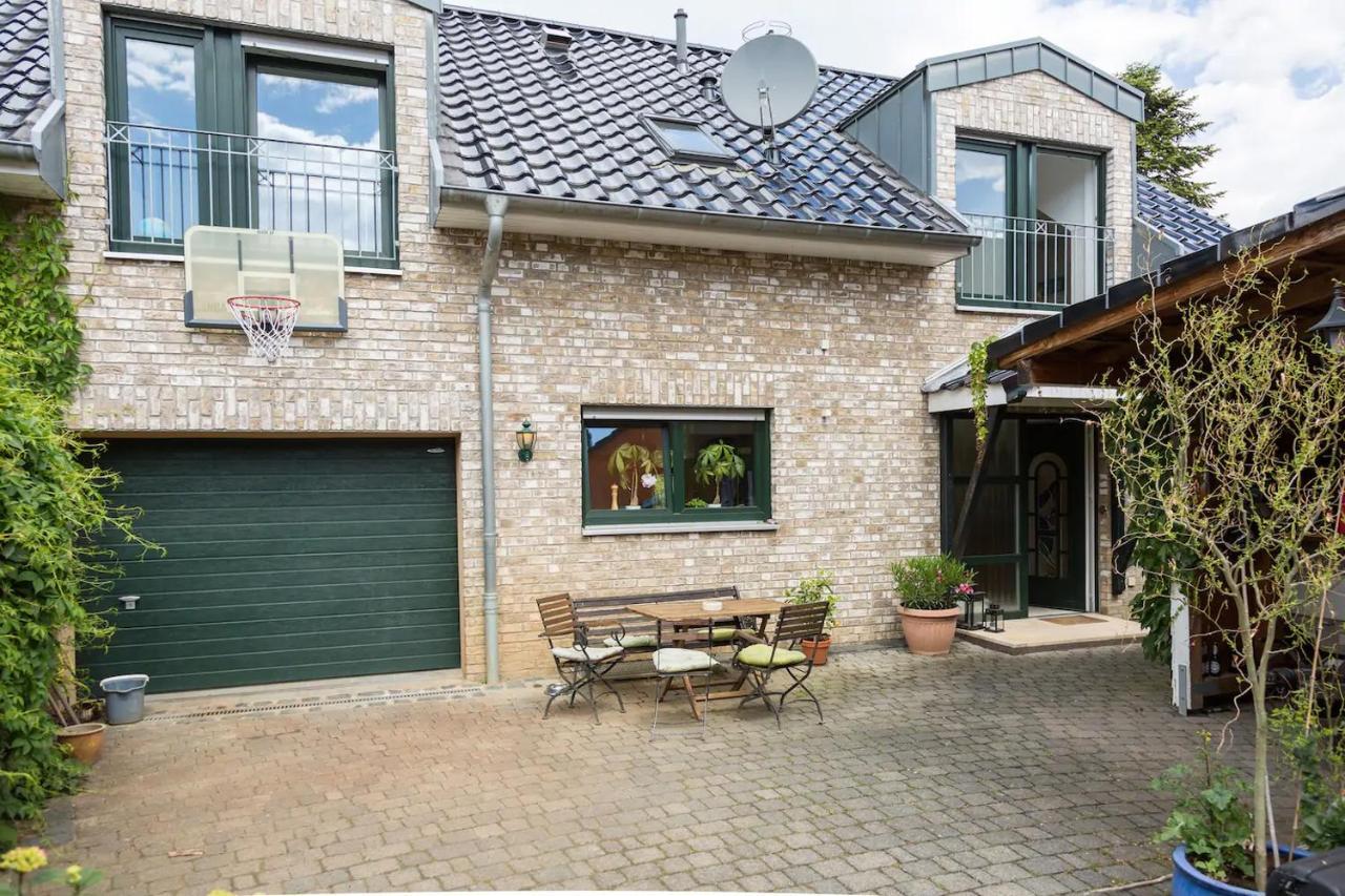 Schoenste Lage Am Rhein In Unmittelbarer Stadtnaehe, B & B Köln Exterior foto