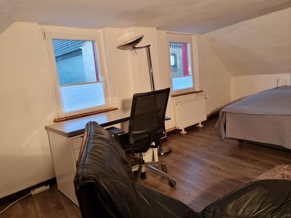 Schoenste Lage Am Rhein In Unmittelbarer Stadtnaehe, B & B Köln Exterior foto
