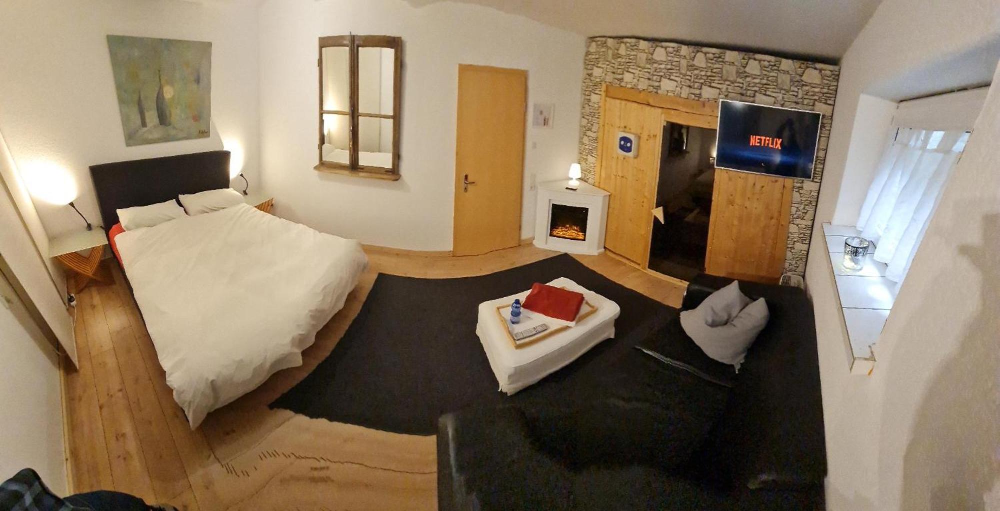 Schoenste Lage Am Rhein In Unmittelbarer Stadtnaehe, B & B Köln Exterior foto